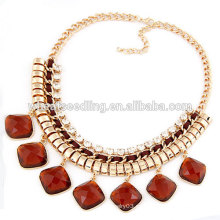 El collar de rubíes del collar de la manera de la cadena del oro colorea diseño del collar